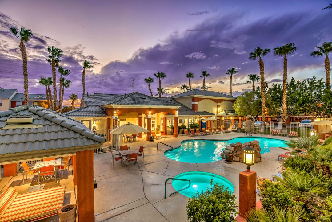 80 on Gibson in Henderson, NV - Building Photo