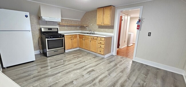 216 N Champlain St, Unit 216 North Champlain Street #2 in Burlington, VT - Building Photo - Building Photo