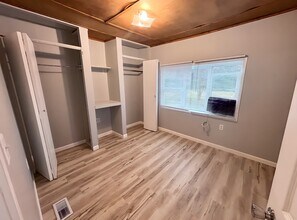 711 N 19th St in Hamilton, IL - Foto de edificio - Building Photo