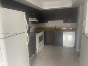2800 S University Dr, Unit 2d in Davie, FL - Building Photo - Building Photo