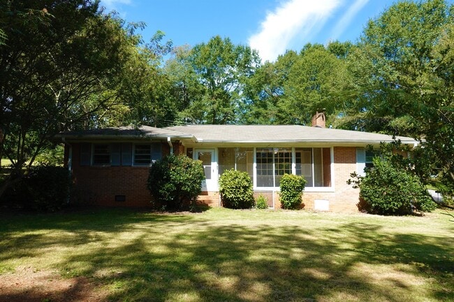 104 Vanderbilt Rd