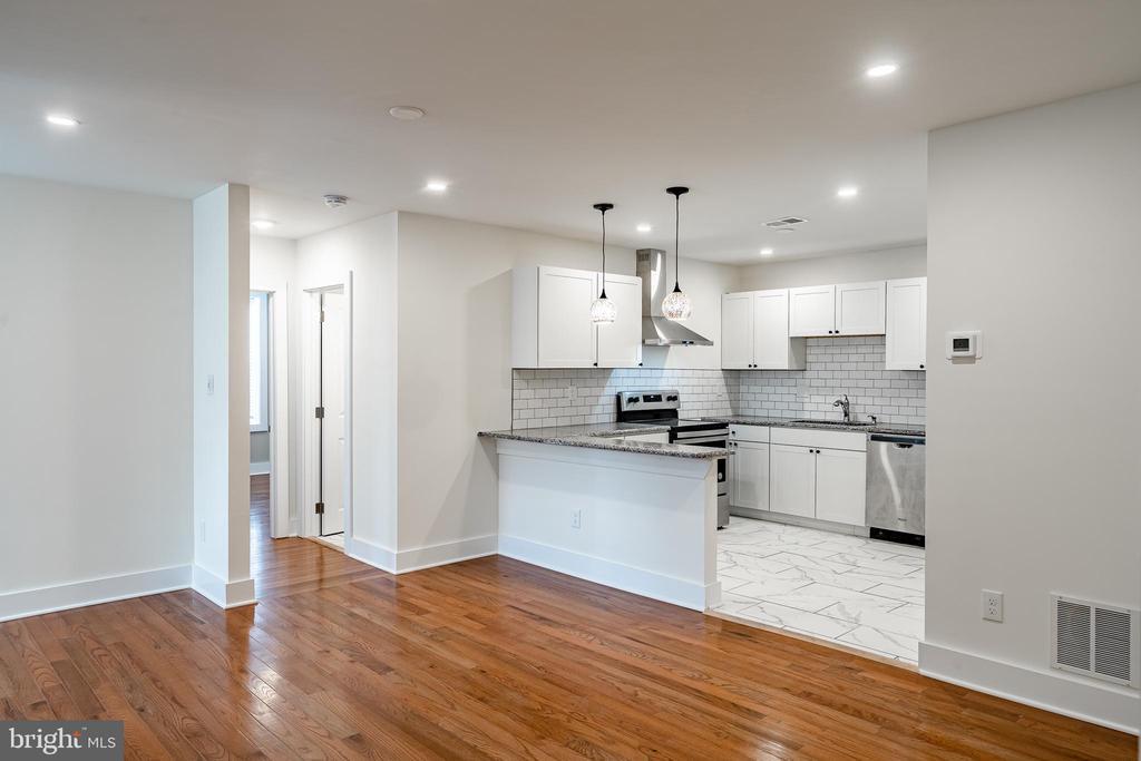 21 Gay St in Phoenixville, PA - Building Photo