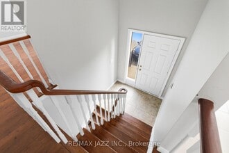 8 Oban Ct in Courtice, ON - Building Photo - Building Photo