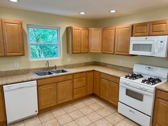 332 Natchez St in Pittsburgh, PA - Foto de edificio - Building Photo