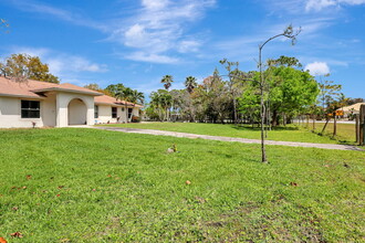 12021 61st St N in Royal Palm Beach, FL - Building Photo - Building Photo