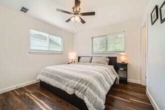 9705 Oriole Dr in Austin, TX - Building Photo - Building Photo