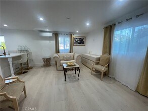 15032 Valley Vista Blvd in Los Angeles, CA - Building Photo - Building Photo