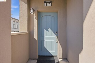 817 Estancia Ter in Hayward, CA - Building Photo - Building Photo