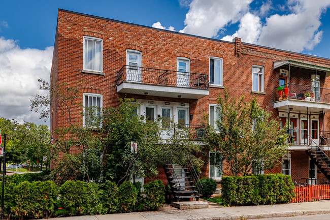 989 Du Couvent Rue in Montréal, QC - Building Photo - Building Photo
