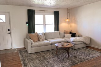 1523 N Hershey Rd in Bloomington, IL - Building Photo - Building Photo