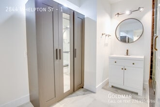 2844 Whelpton St in Windsor, ON - Building Photo - Building Photo