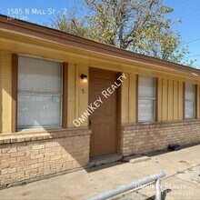 1585 N Mill St in Lewisville, TX - Building Photo - Building Photo