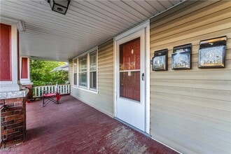 1239 W 115th St in Cleveland, OH - Foto de edificio - Building Photo