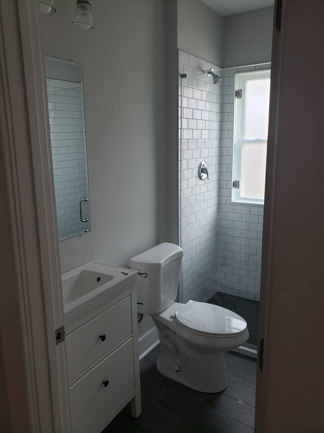 926 S 2nd St, Unit Upstairs
