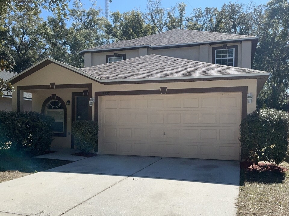 13727 Gentle Woods Ave in Riverview, FL - Building Photo