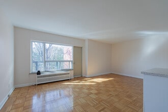 Castlefield Apartments in Toronto, ON - Building Photo - Building Photo
