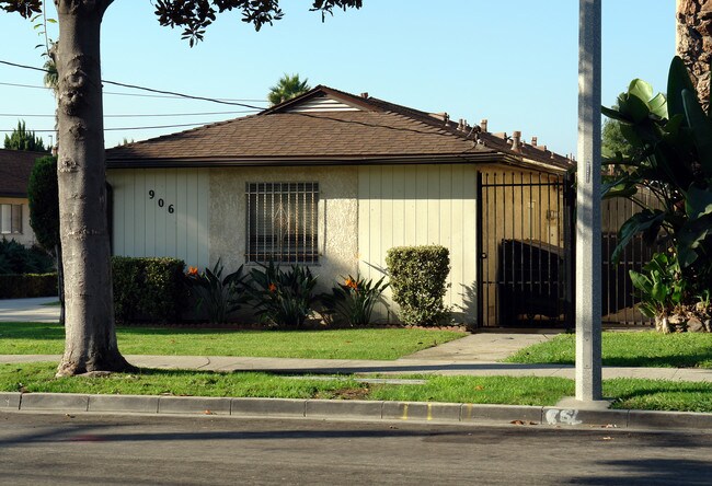 906 Victor Ave in Inglewood, CA - Building Photo - Building Photo