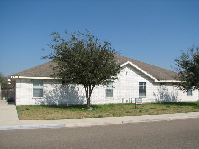 1501 Prosperity Dr in Edinburg, TX - Foto de edificio