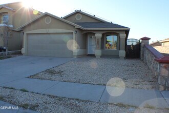 4805 Ramon Vega in El Paso, TX - Building Photo - Building Photo