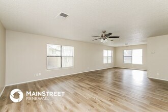 7330 Shadow Trail in San Antonio, TX - Building Photo - Building Photo