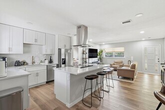 4206 W Iowa Ave in Tampa, FL - Foto de edificio - Building Photo