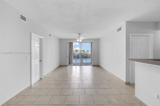 401 W Preserve Way in Miramar, FL - Foto de edificio - Building Photo