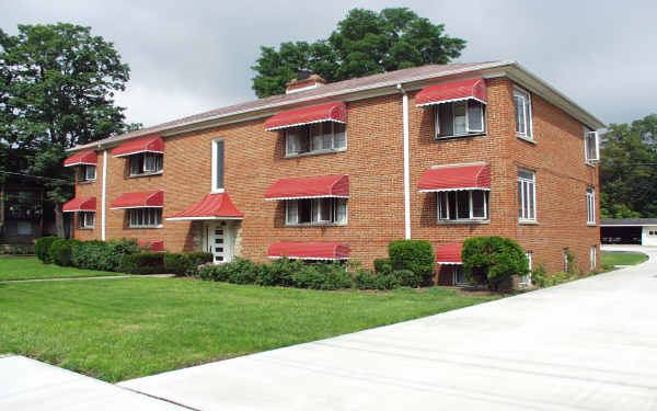 20280 Lorain Rd in Fairview Park, OH - Building Photo