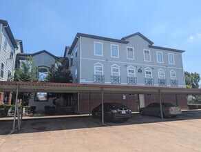 6289 Wilcrest Dr in Houston, TX - Building Photo - Building Photo