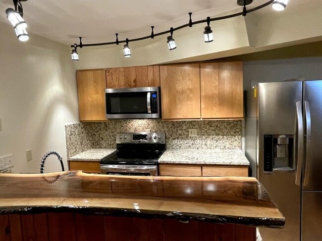 property at 1850 Arbordale St