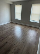 2707 S 76th St in Philadelphia, PA - Foto de edificio - Building Photo