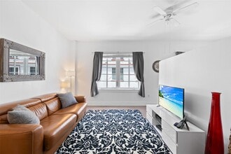 530 Ocean Dr in Miami Beach, FL - Building Photo - Building Photo