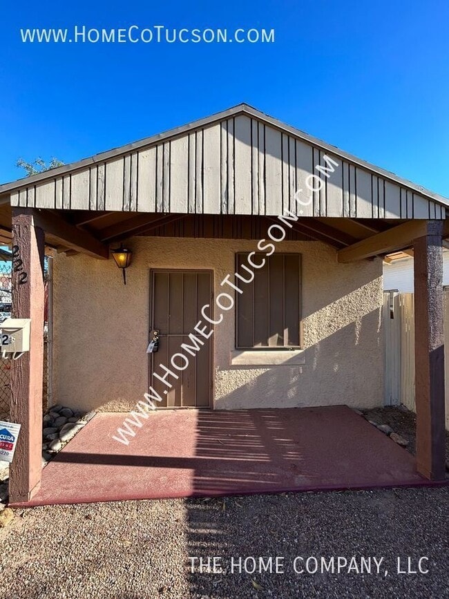 property at 222 E 4th St