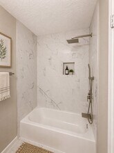 5426 Greylog Dr in Houston, TX - Foto de edificio - Building Photo