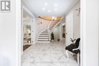 62 Stargell Dr in Whitby, ON - Building Photo - Building Photo