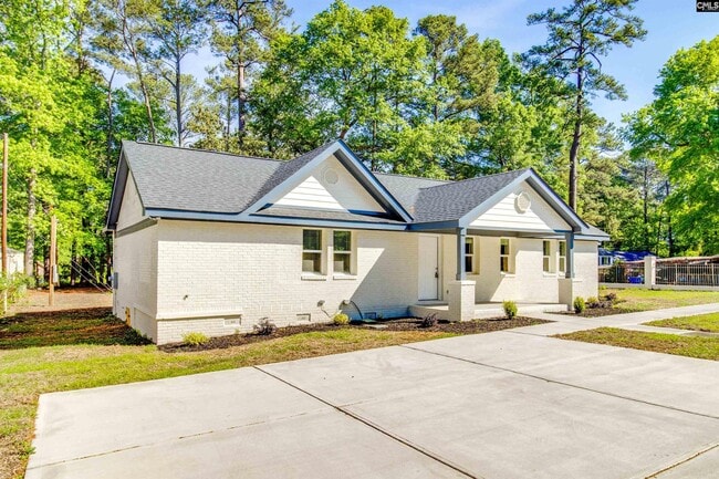 2327 Willow St in Columbia, SC - Building Photo - Building Photo