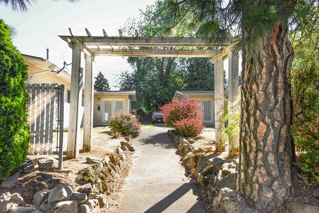 Lombard Apartments in Portland, OR - Building Photo - Building Photo