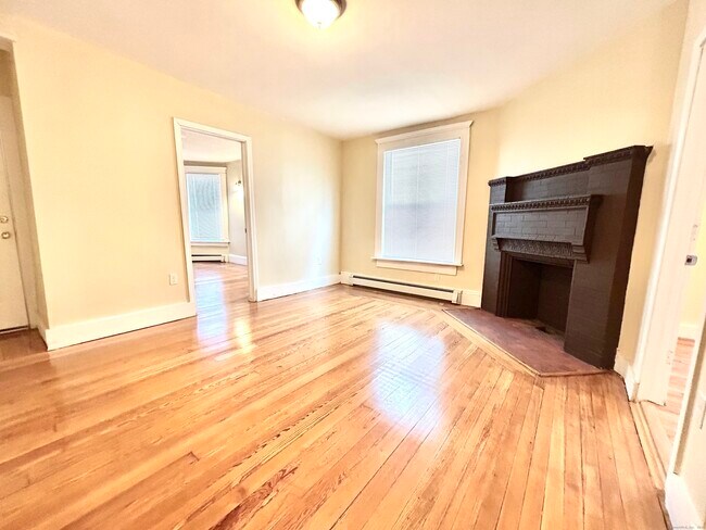 93 Hillside Ave in Waterbury, CT - Building Photo - Building Photo