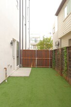 4200 Munger Ave in Dallas, TX - Building Photo - Building Photo