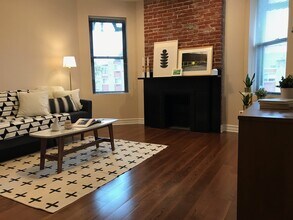 5960 Alder St, Unit Apt 2 in Pittsburgh, PA - Foto de edificio - Building Photo