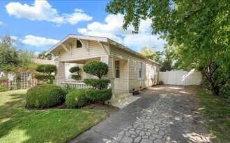 511 Locust St in Lodi, CA - Building Photo
