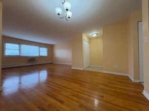 8161 Niles Center Rd in Skokie, IL - Building Photo - Building Photo