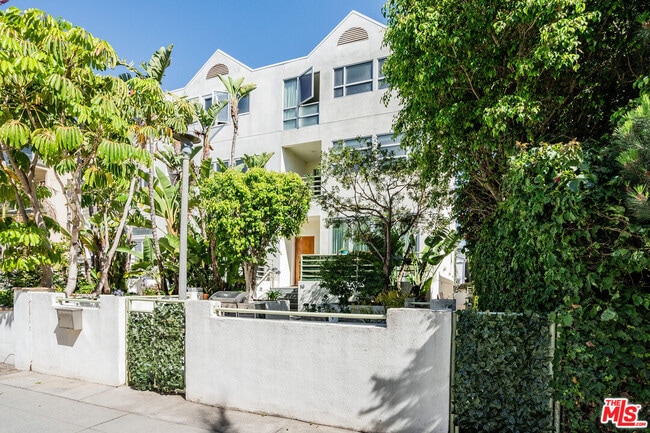 property at 16 Voyage St