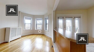 1135 Commonwealth Ave in Allston, MA - Building Photo - Building Photo