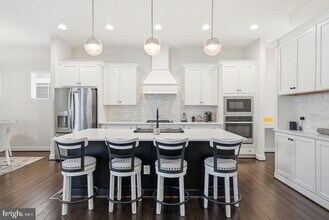 22912 Bubbling Brook Dr in Brambleton, VA - Building Photo - Building Photo