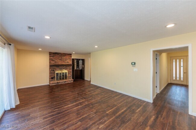 25111 S Woodland Rd in Beachwood, OH - Building Photo - Building Photo