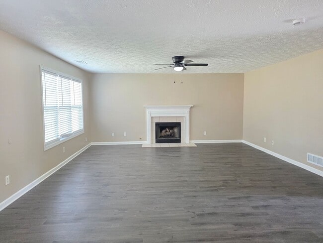 40 Waterloo Ct in Hiram, GA - Building Photo - Building Photo