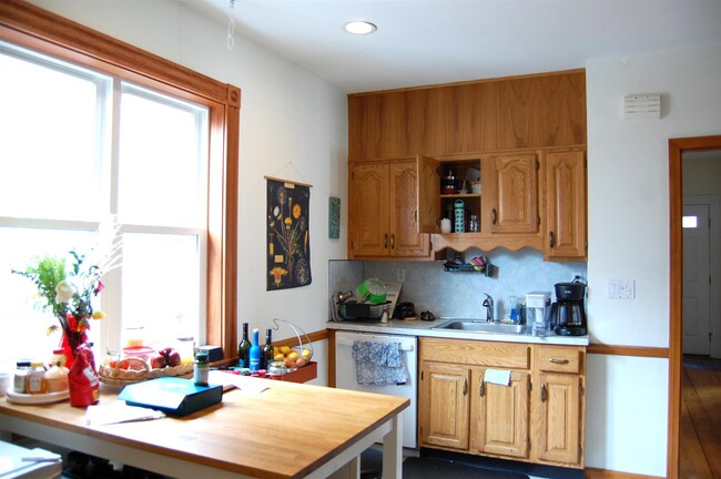14A Cottage Ave, Unit 2 in Somerville, MA - Foto de edificio - Building Photo