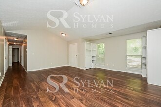 6013 Trammell Rd in Morrow, GA - Building Photo - Building Photo