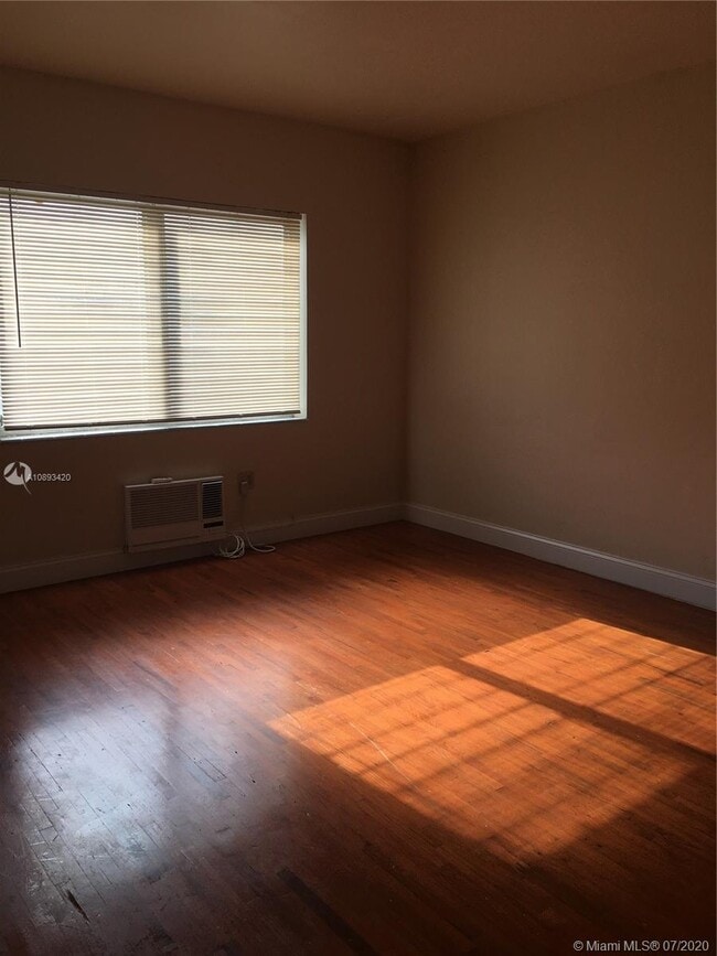 218 Santillane Ave-Unit -22 in Coral Gables, FL - Building Photo - Building Photo