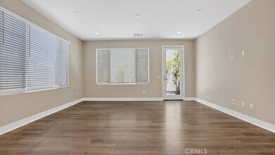 165 Tenor in Irvine, CA - Building Photo - Building Photo